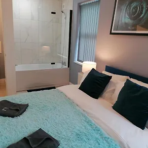 Blok 3 -jacuzzi Suites, & Ensuite Lägenhetshotell