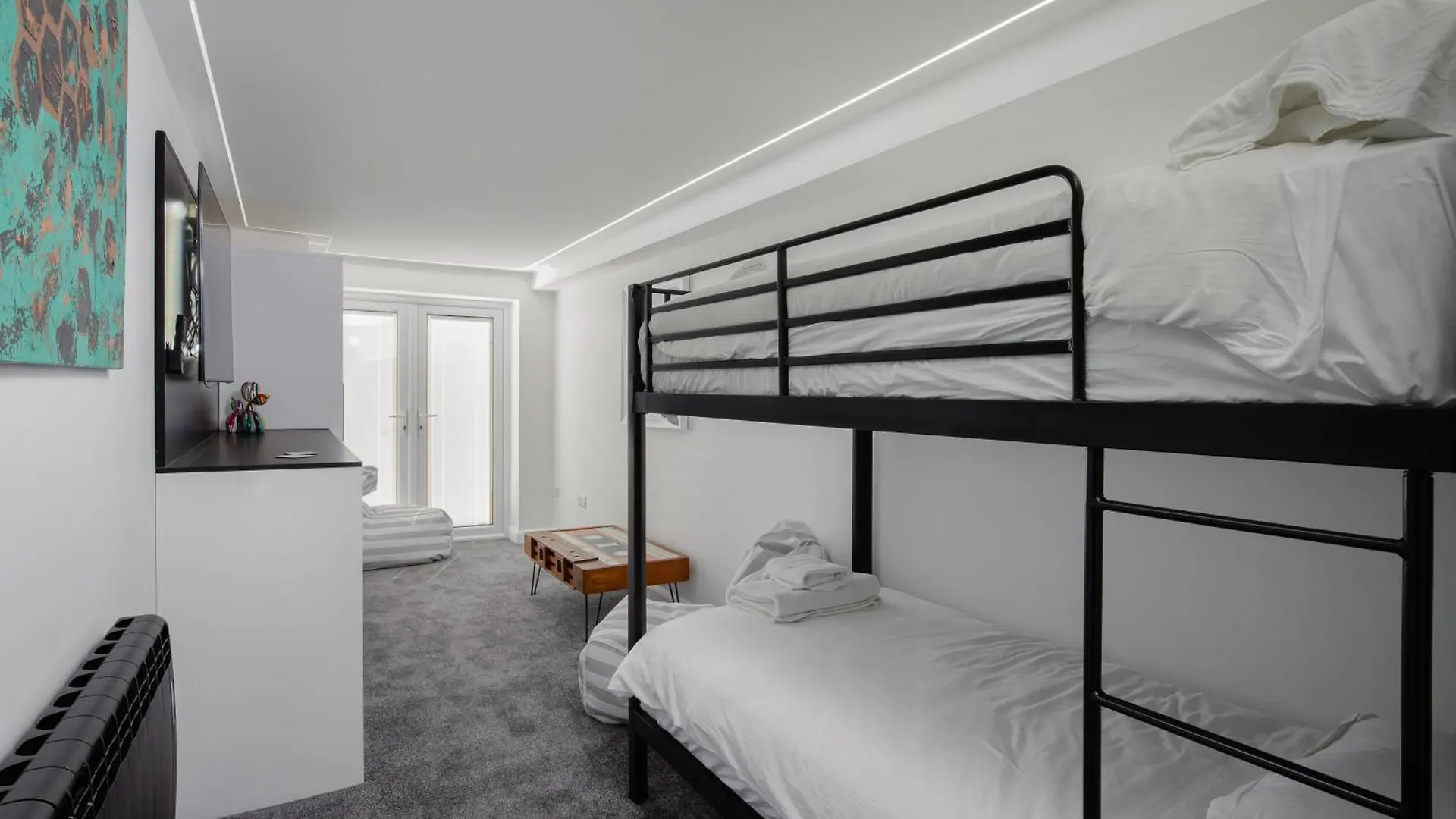 Swish Holiday Apartments 13 King Edward Avenue Blackpool United Kingdom