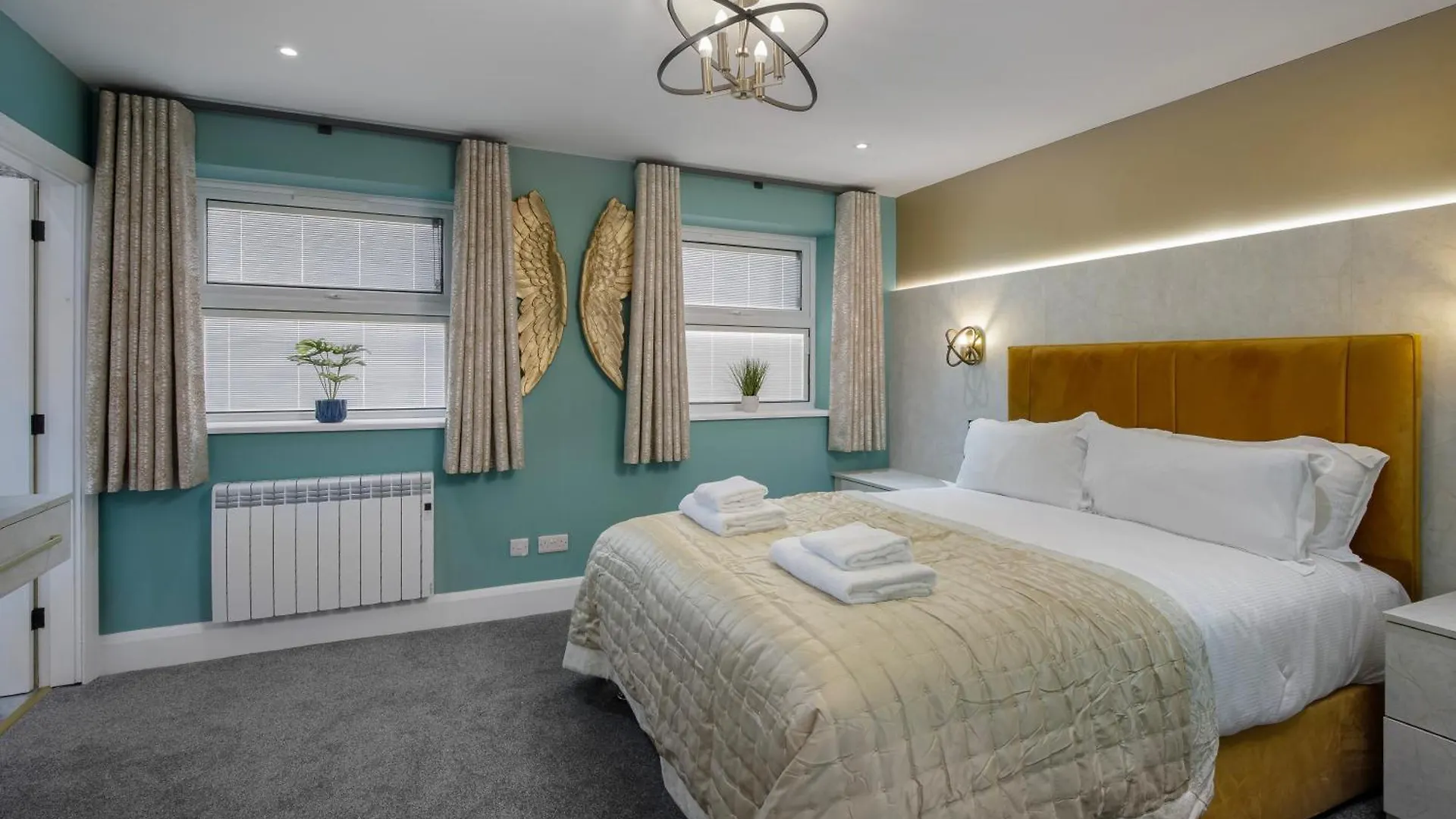 Swish Holiday Apartments 13 King Edward Avenue Blackpool United Kingdom